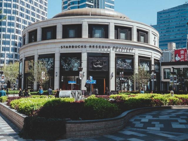 Nằm cách cửa hàng Starbucks lớn nhất thế giới chưa đầy 100m và phải cạnh tranh với hơn 7.800 quán cà phê khác, Trung Nguyên Legend tại Thượng Hải làm cách nào để thành công? - Ảnh 2.